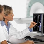 Изучением снимков МРТ занимается врач-рентгенолог
