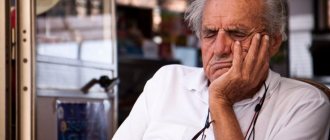 Why does an elderly person constantly sleep during the day: what does it mean, reasons and what to do