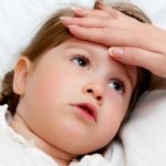 Симптомы энцефалита у детей, причины патологии и методы лечения